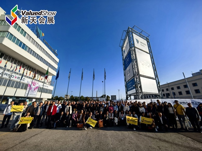  2024年意大利石材展新天与展商展团合照