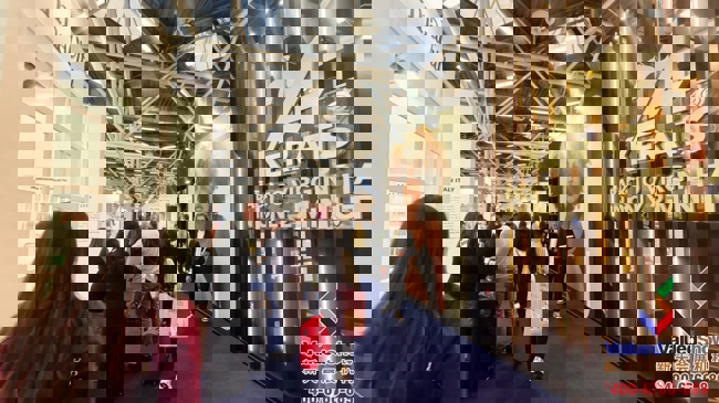 垂直展 vs 综合展：外贸企业出国参展选哪个更好